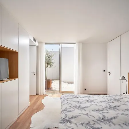 Oliveira House *
