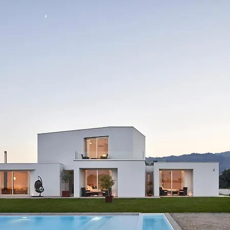 Oliveira House Guest house *